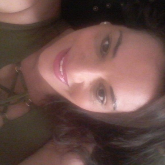 Meet your Posher, Alejandra - Picture 2 of 2